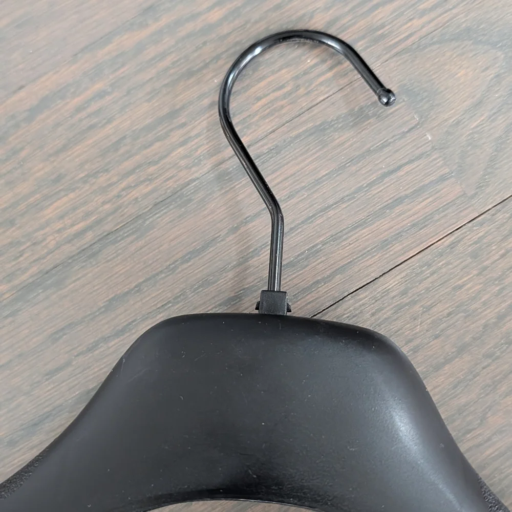 Michael Kors Suit Hanger - Black